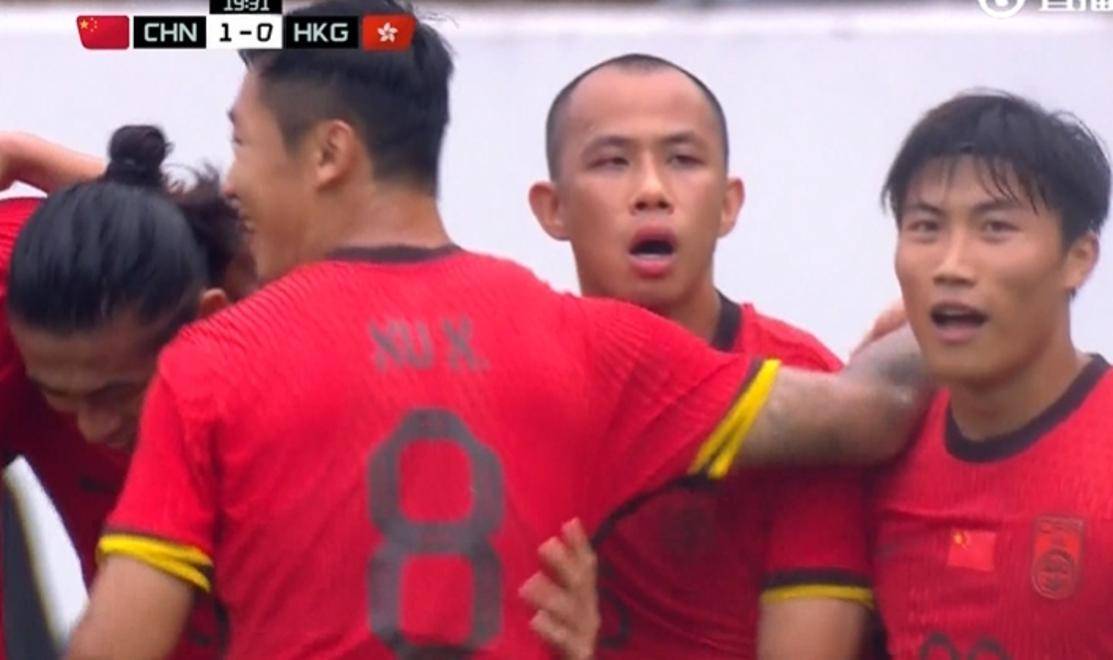 国足主帅未定!东亚杯23人浮现韦世豪难入选3新星上位(国足东亚杯战绩)