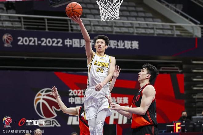 热身赛：赵岩昊最后时刻单打跳投不中，浙江男篮1分险胜的简单介绍